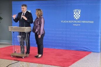 Od srpnja veće plaće za službenike u javnim i državnim službama