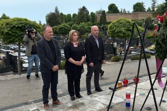 Tradicionalno polaganje vijenca na Mirogoju