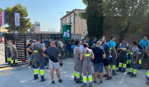 Štrajk upozorenja u Calucemu